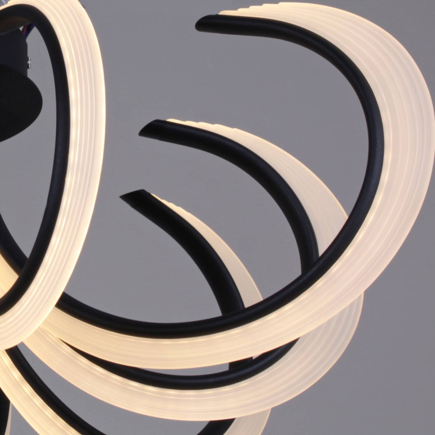 Потолочная люстра Reluce 74390-0.3-5+5 black