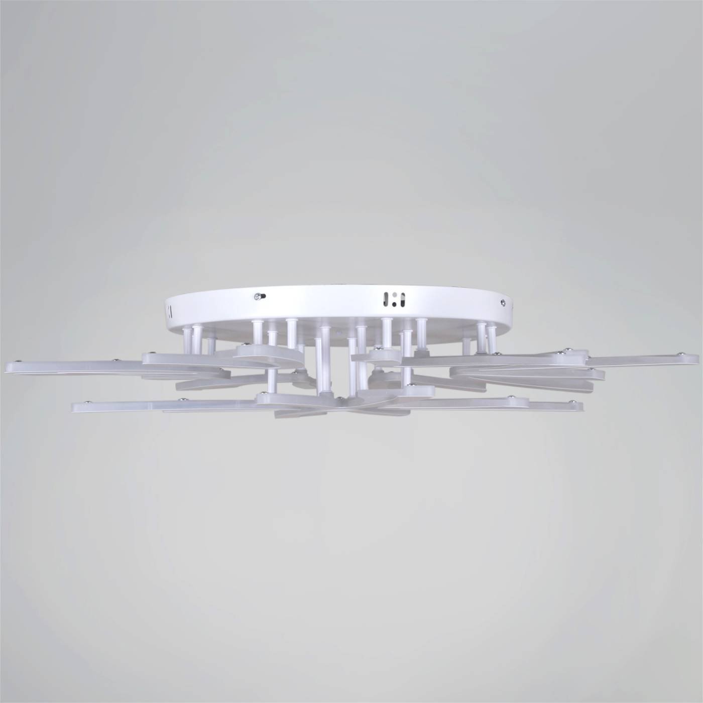 Потолочная люстра Reluce 59090-0.3-8+4 WH