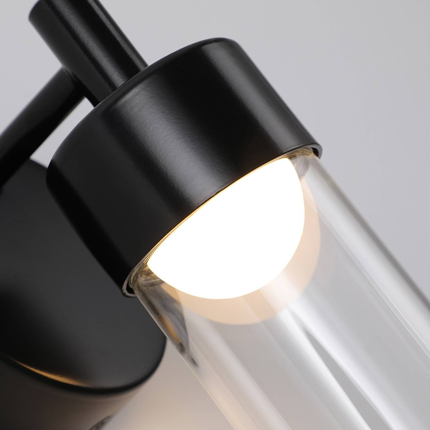 Настенное бра Favourite Pixar 4702-1W