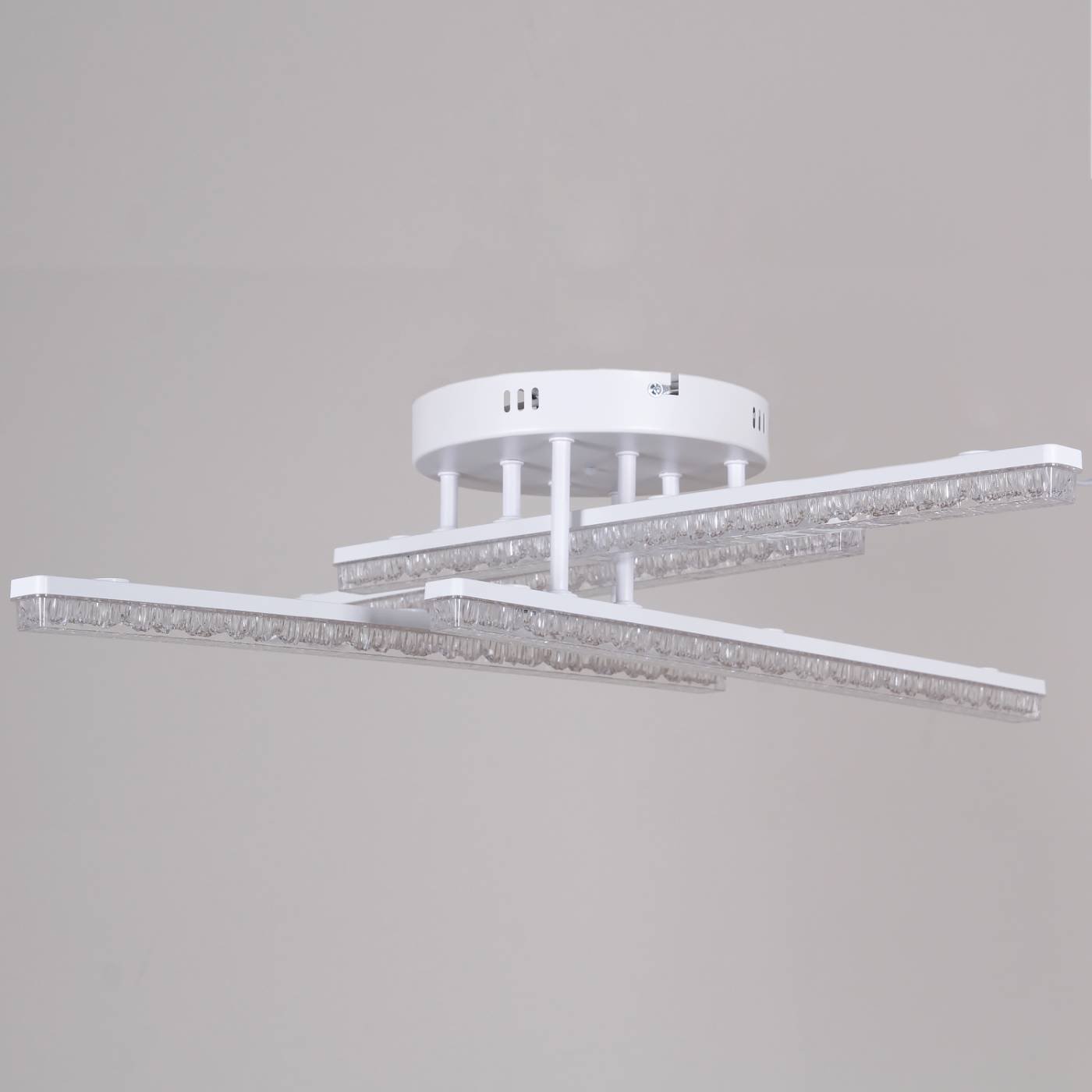 Потолочная люстра Reluce 78290-0.3-04 WH