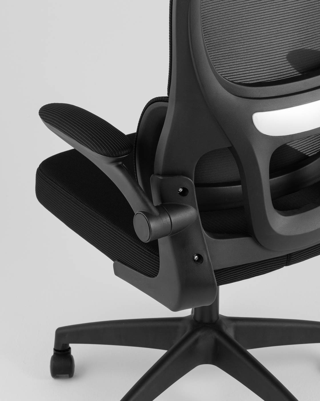 Офисное кресло Stool Group OUE-2529 black