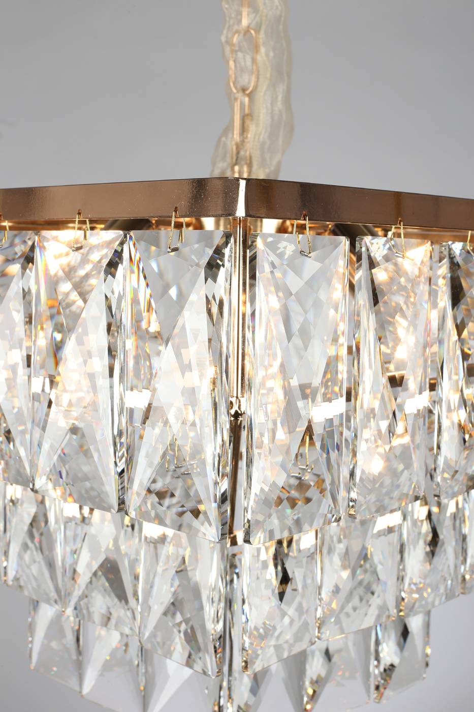 Подвесная хрустальная люстра Arenella Omnilux OML-72603-08