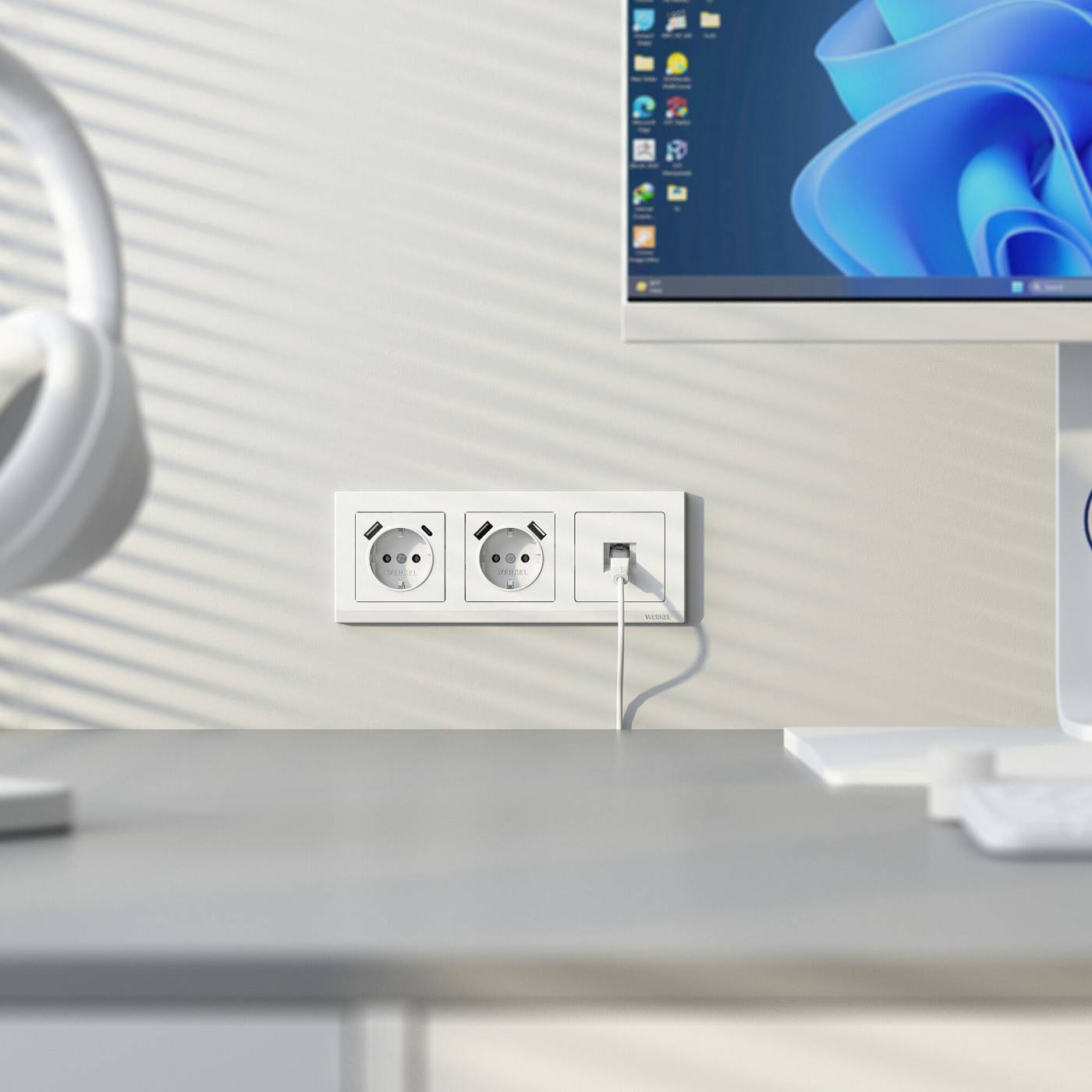 Розетка Werkel W1171761/ Розетка с заземлением, шторками и USB тип A+C (белый матовый)