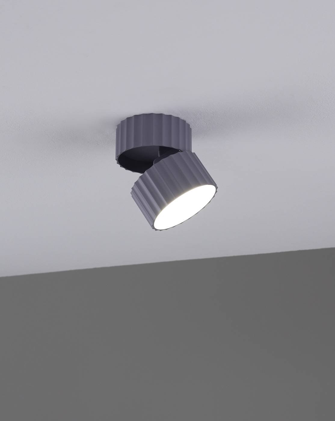 V11902-1C Спот Moderli V11902-1C