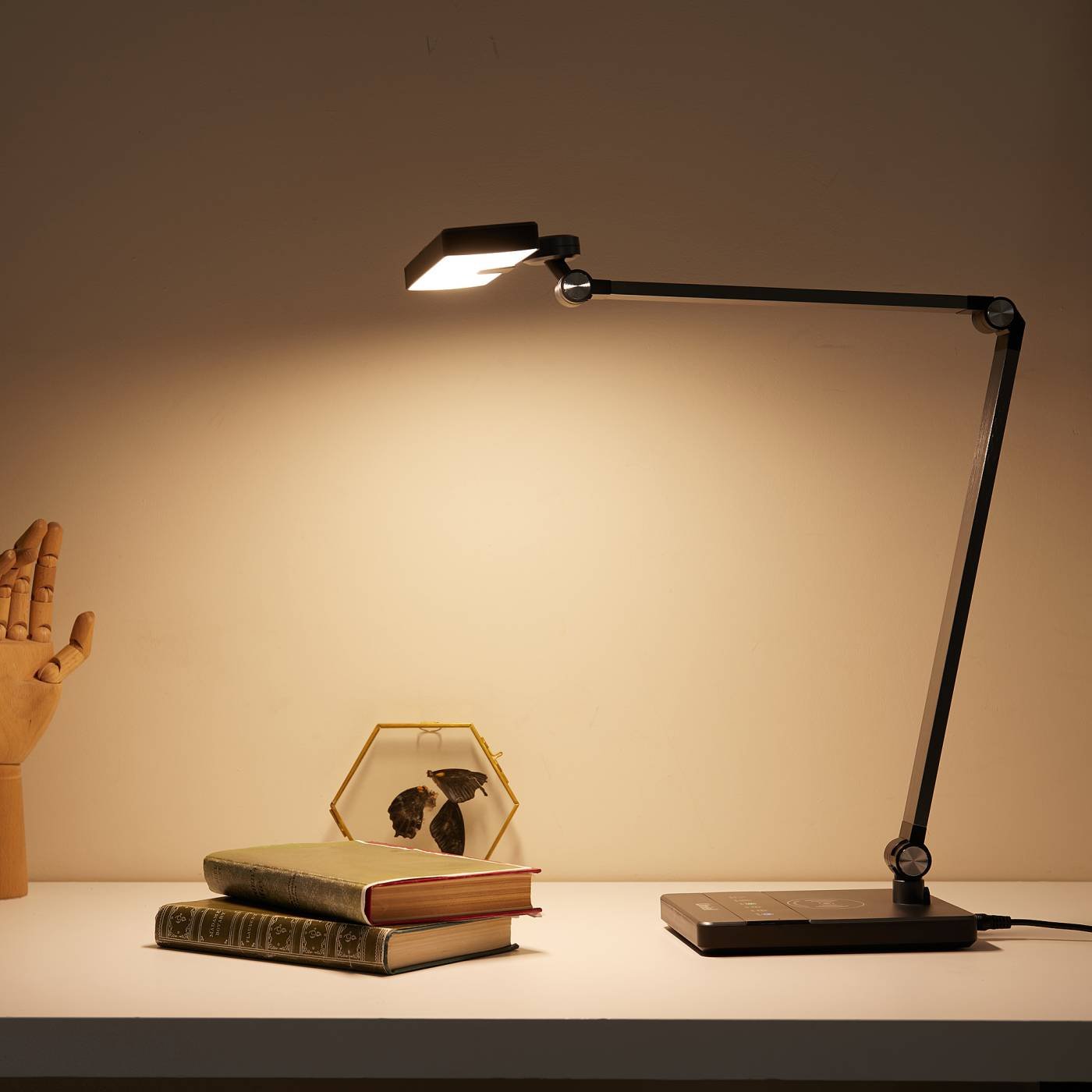 Настольная лампа Uniel ULM-D110 15W/3000-6500K/DIM BLACK