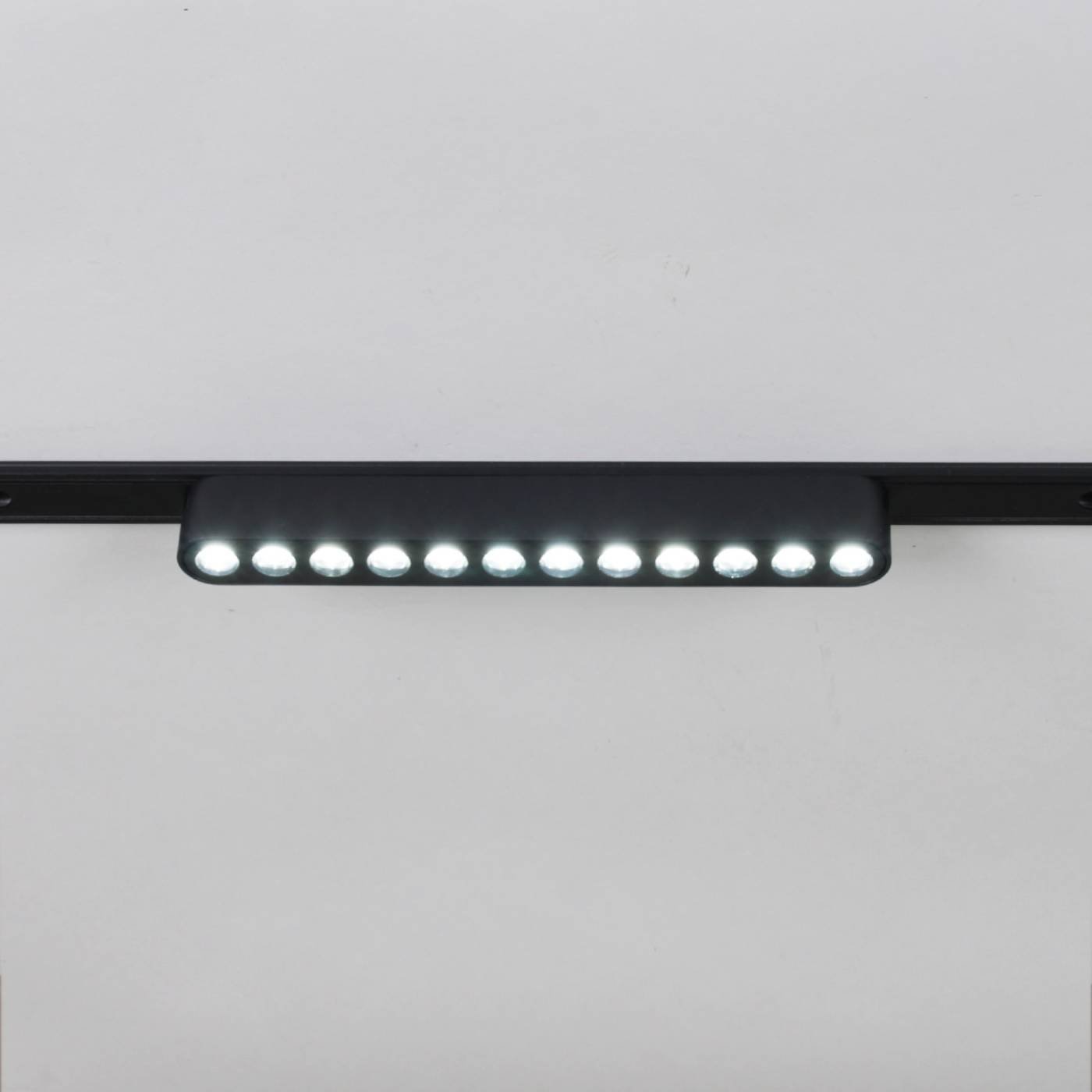 Трековый светильник Reluce 13002-9.3-001UR magnetic LED12W BK CCT+SMART