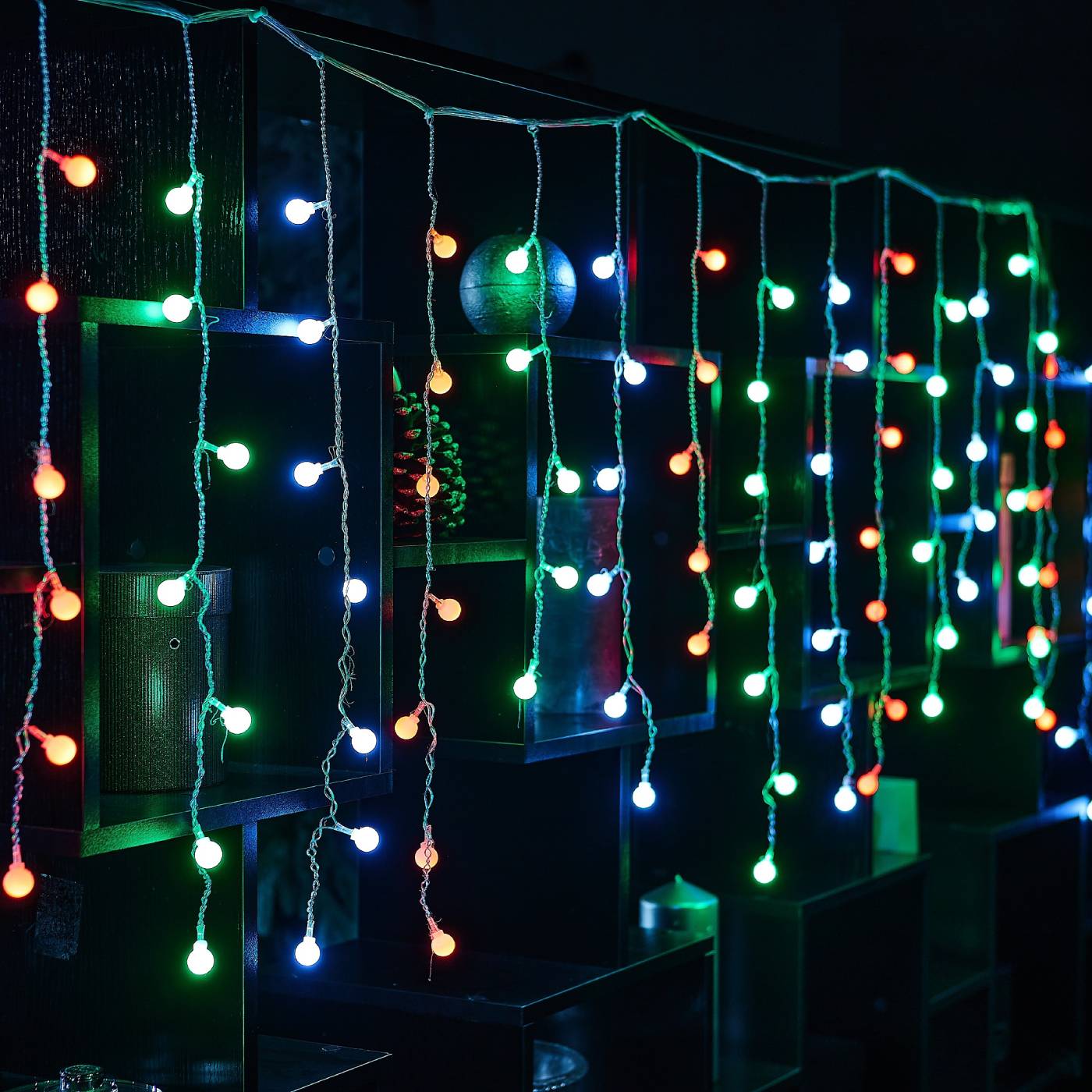 Занавес светодиодный фигурный с контроллером «Радуга» Uniel ULD-E2405-100/DTA MULTI IP20 RAINBOW