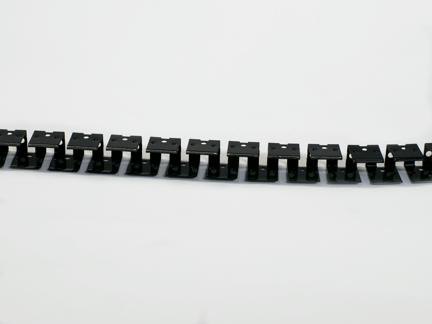 00-00032770 Гибкий крепеж для ленты, 5м, черный, MNT-1220-FLEX-BL, SWG PRO 00-00032770