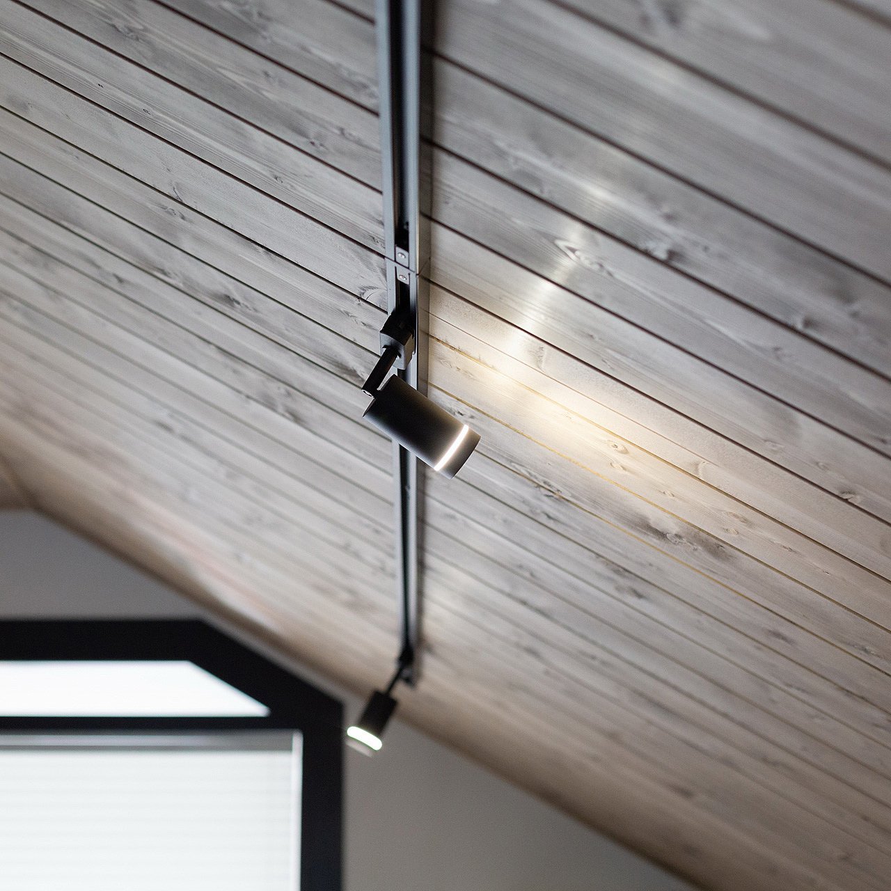 85081/00 / Однофазный шинопровод черный (3м.) Шинопровод Elektrostandard Track Rail BK Surface 85081/00 / Однофазный шинопровод черный (3м.)