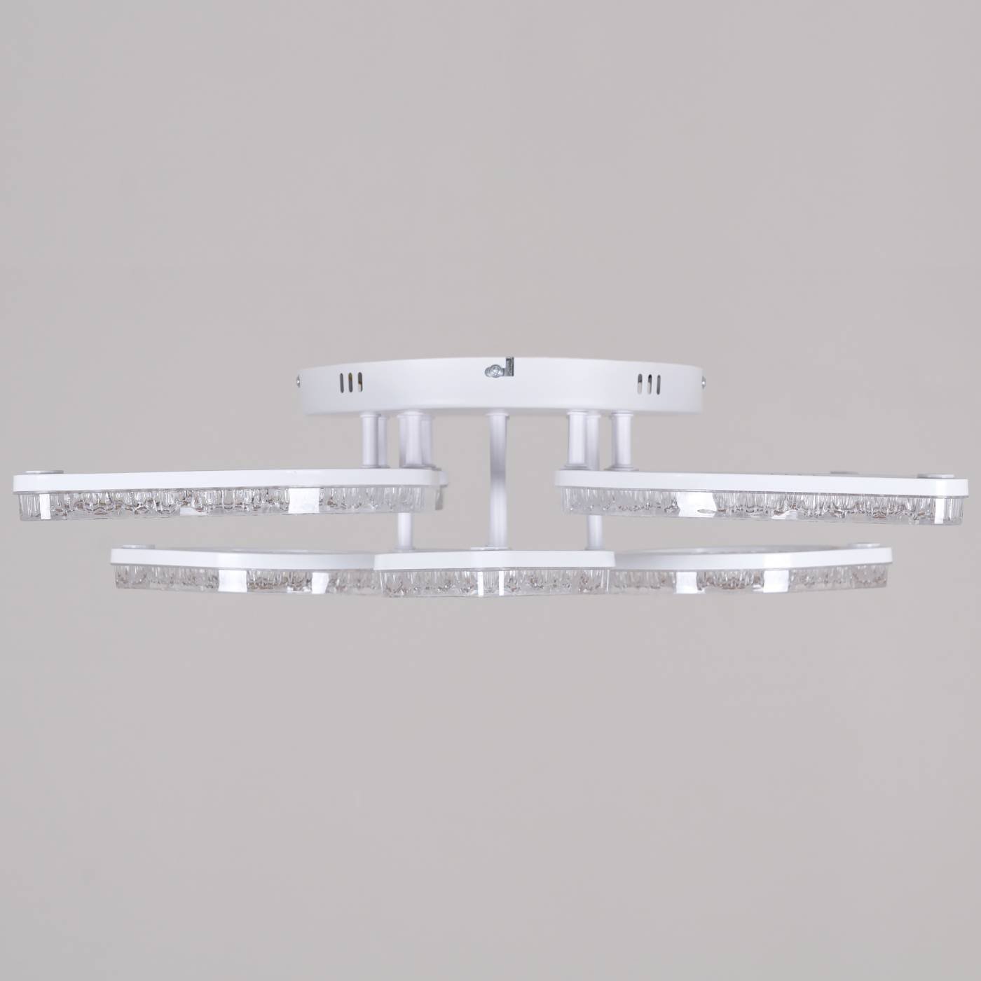 Потолочная люстра Reluce 69290-0.3-4+4 WH