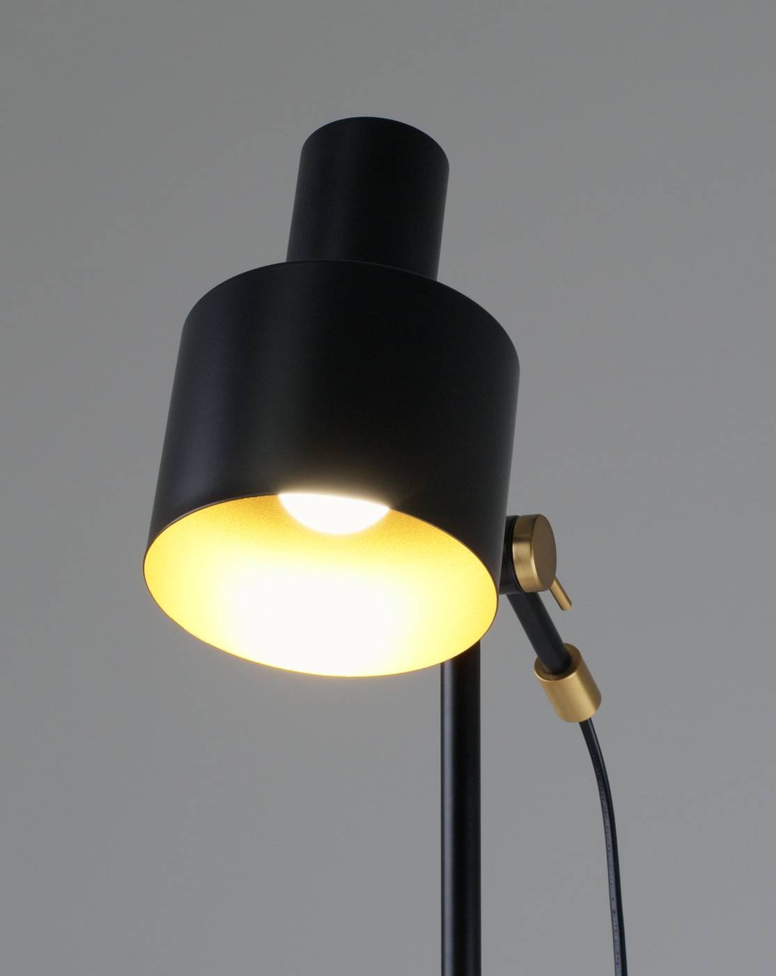 Торшер Moderli Artis V11267-1F