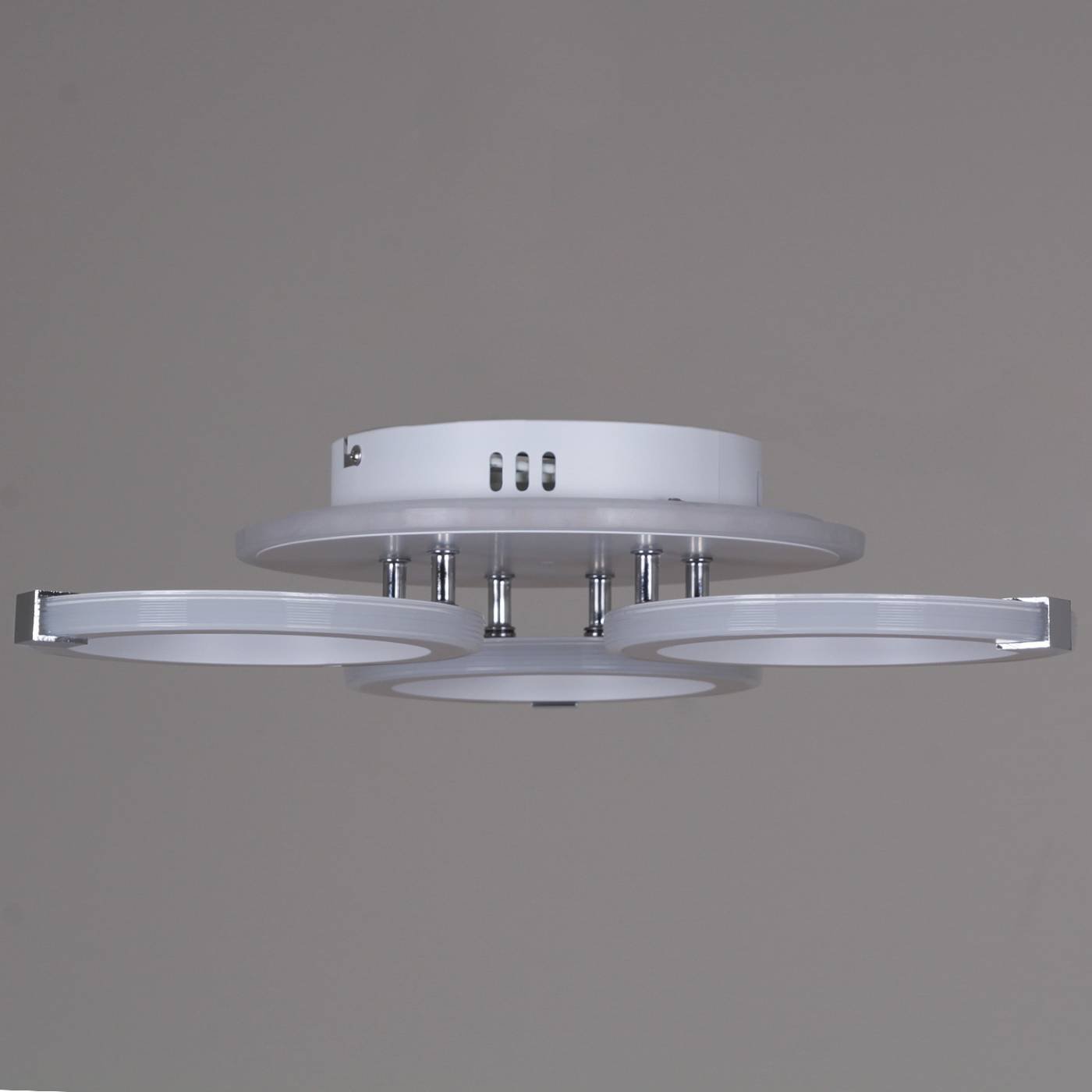 Потолочная люстра Reluce 06319-3.3-03 WH+CR (RGB)