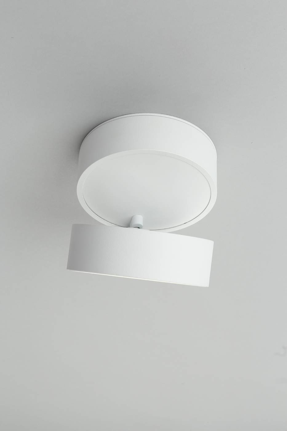 OML-101309-18 Накладной светильник Omnilux Lenno OML-101309-18