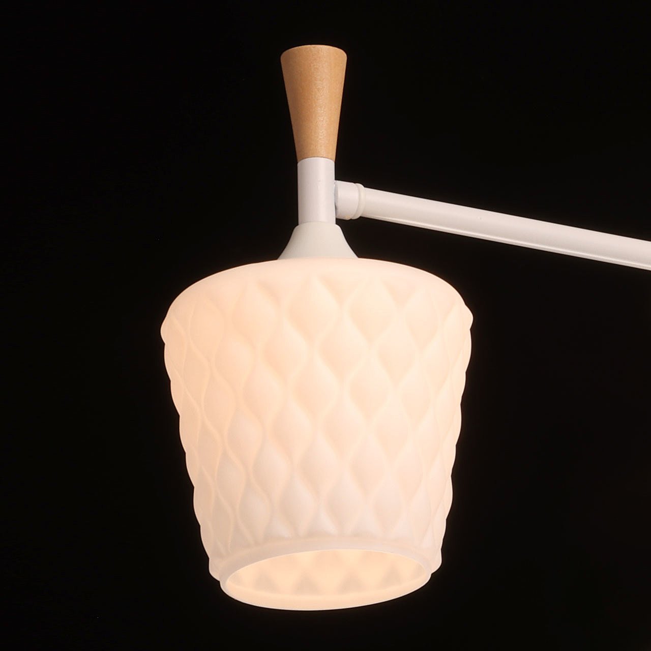 Потолочная люстра De Markt Дэла 635015003