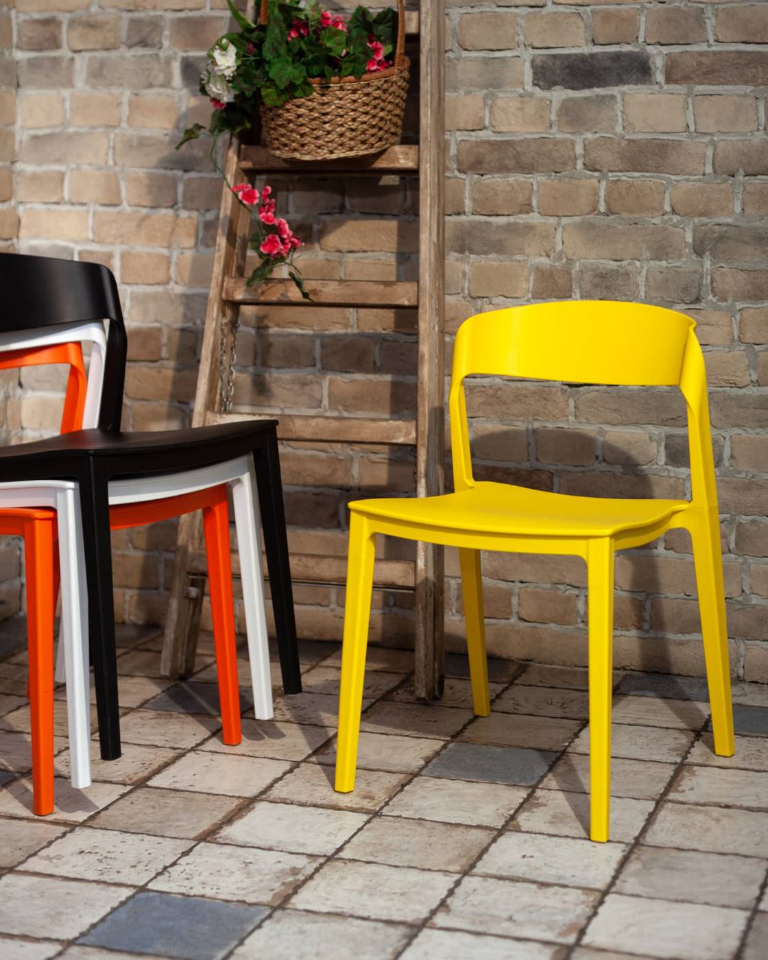 Стул пластиковый Stool Group Moris SL-7089 cream 90574
