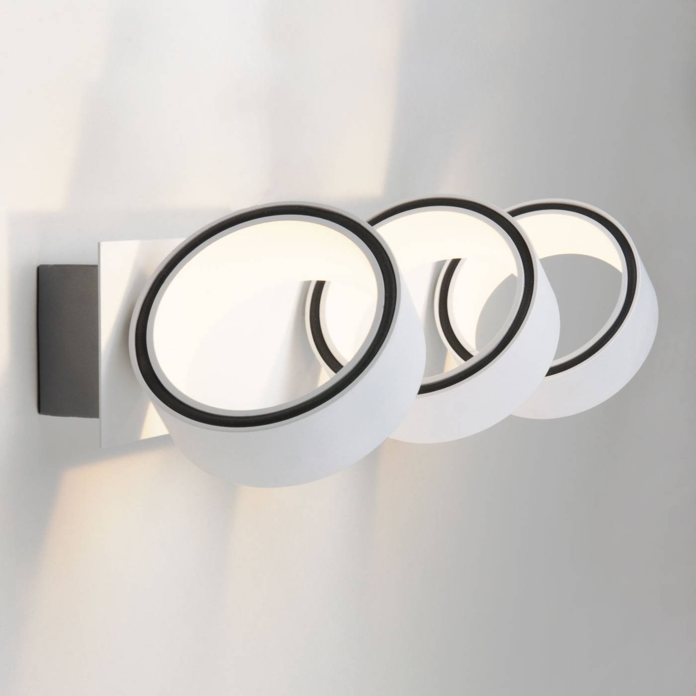 20068/3 LED белый 5W Светильник спот Eurosvet Tokyo 20068/3 LED белый 5W