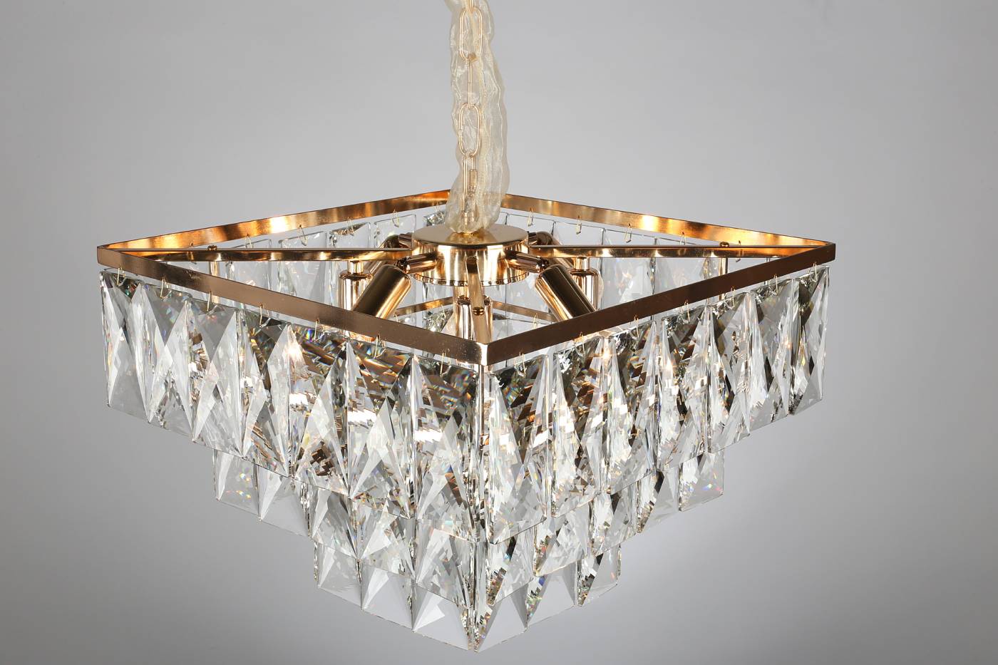 Подвесная хрустальная люстра Arenella Omnilux OML-72603-08