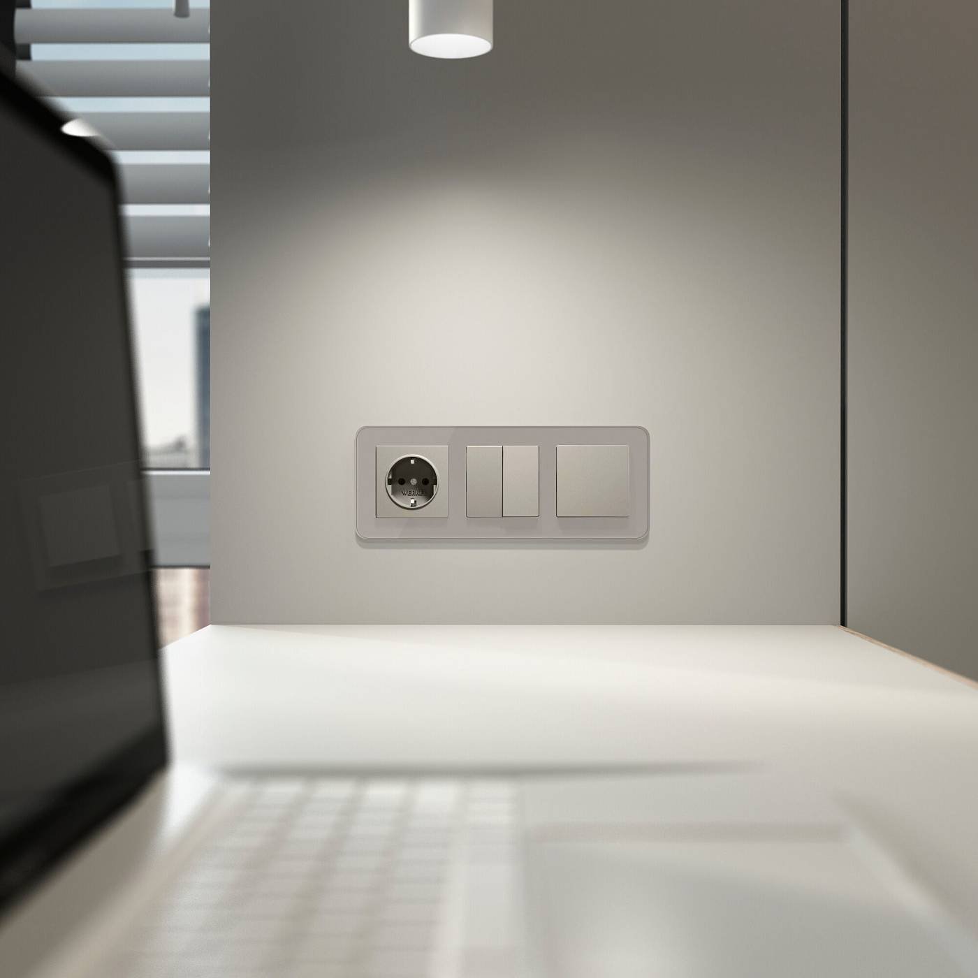 W1271104/ Розетка с заземлением и шторками (дымчатый) Розетка Werkel W1271104/ Розетка с заземлением и шторками (дымчатый)