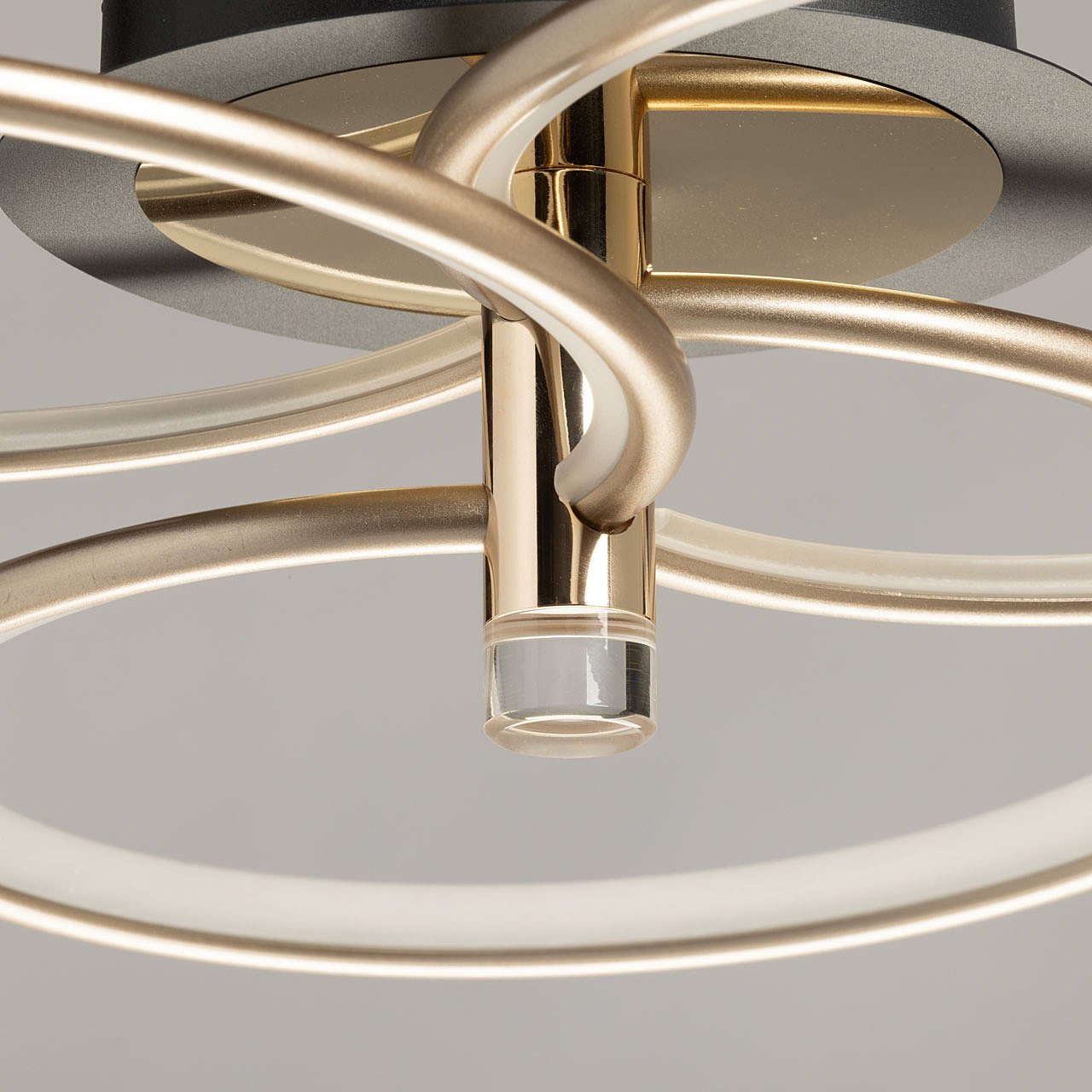 Потолочная люстра De Markt Оскар 510017103