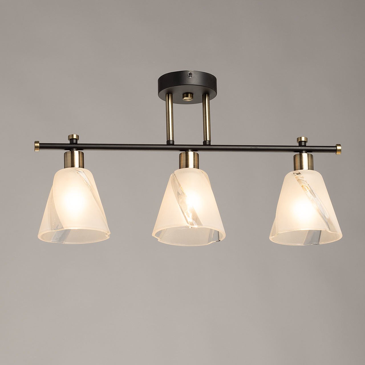 Потолочная люстра De Markt Тетро 118010403