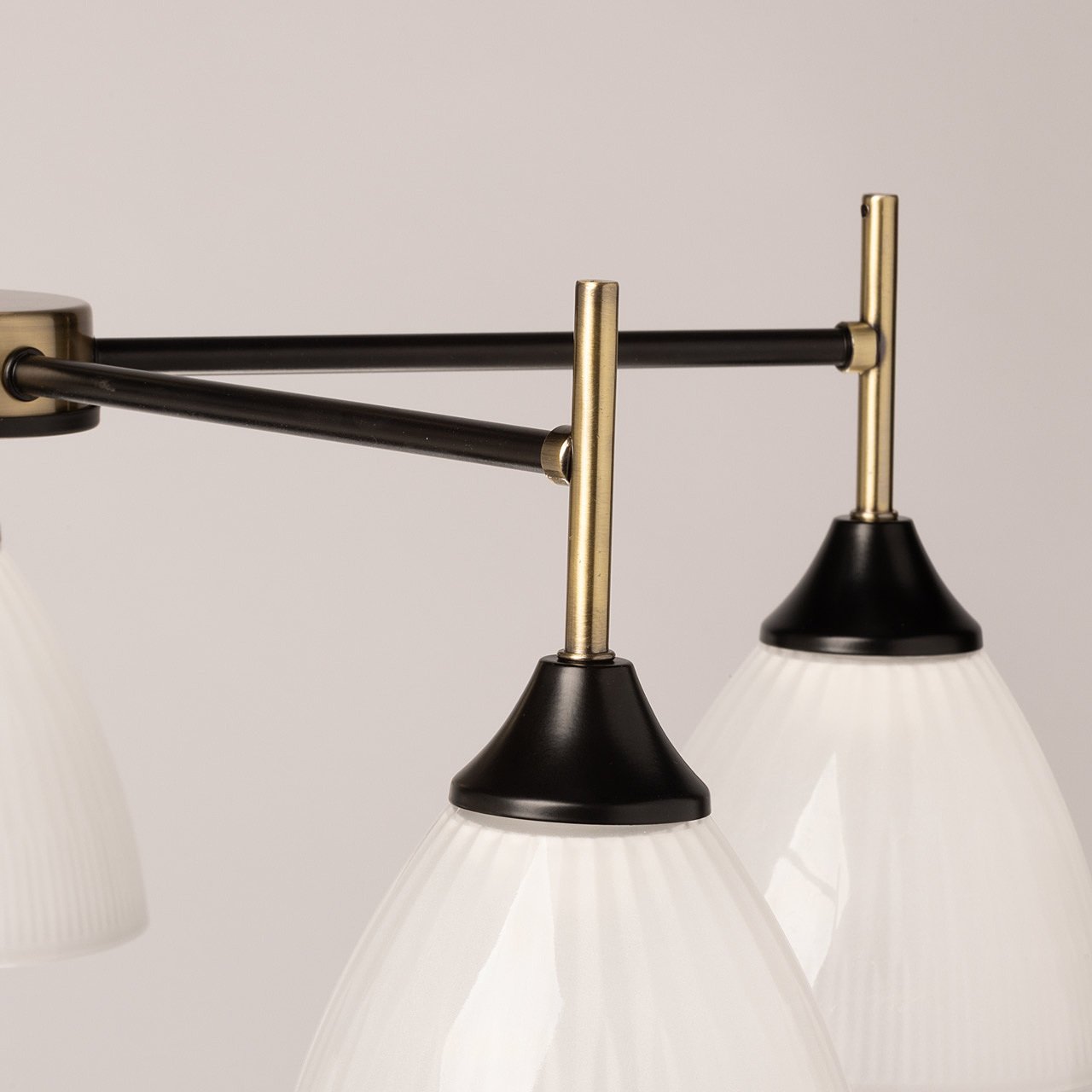 Потолочная люстра De Markt Дэла 116010405