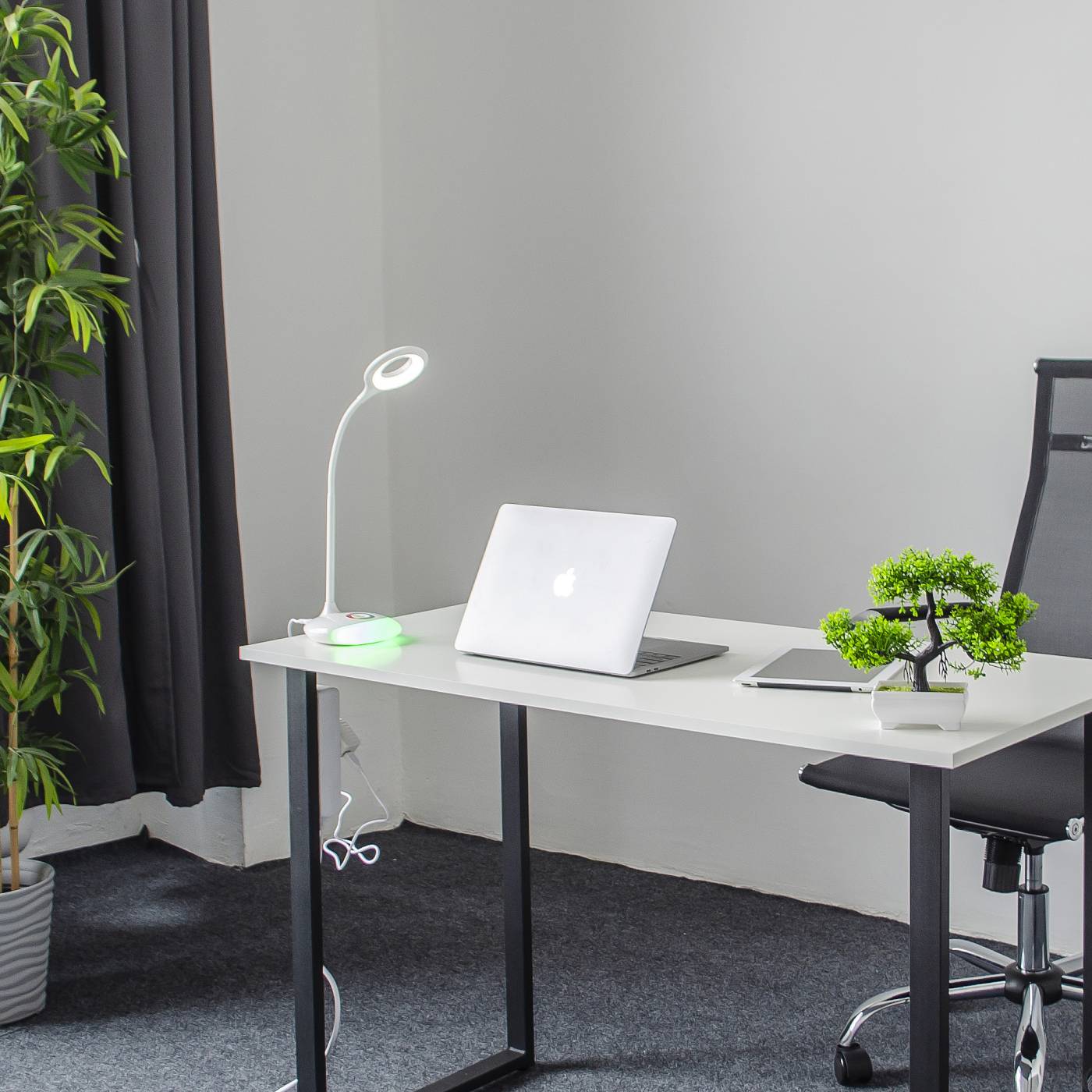 TLD-535 White/LED/250Lm/5500K/Dimmer Настольная лампа Uniel TLD-535 White/LED/250Lm/5500K/Dimmer