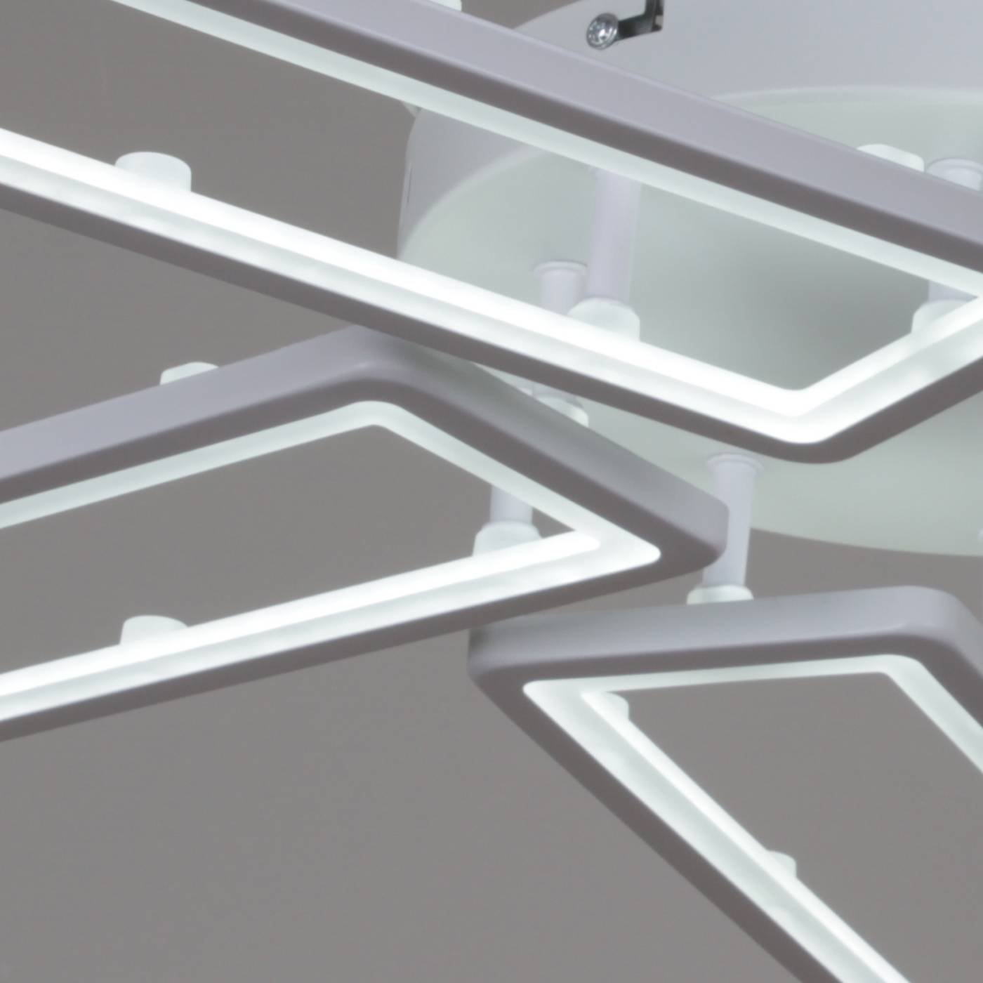 Потолочная люстра Reluce 03629-0.3-05B WH