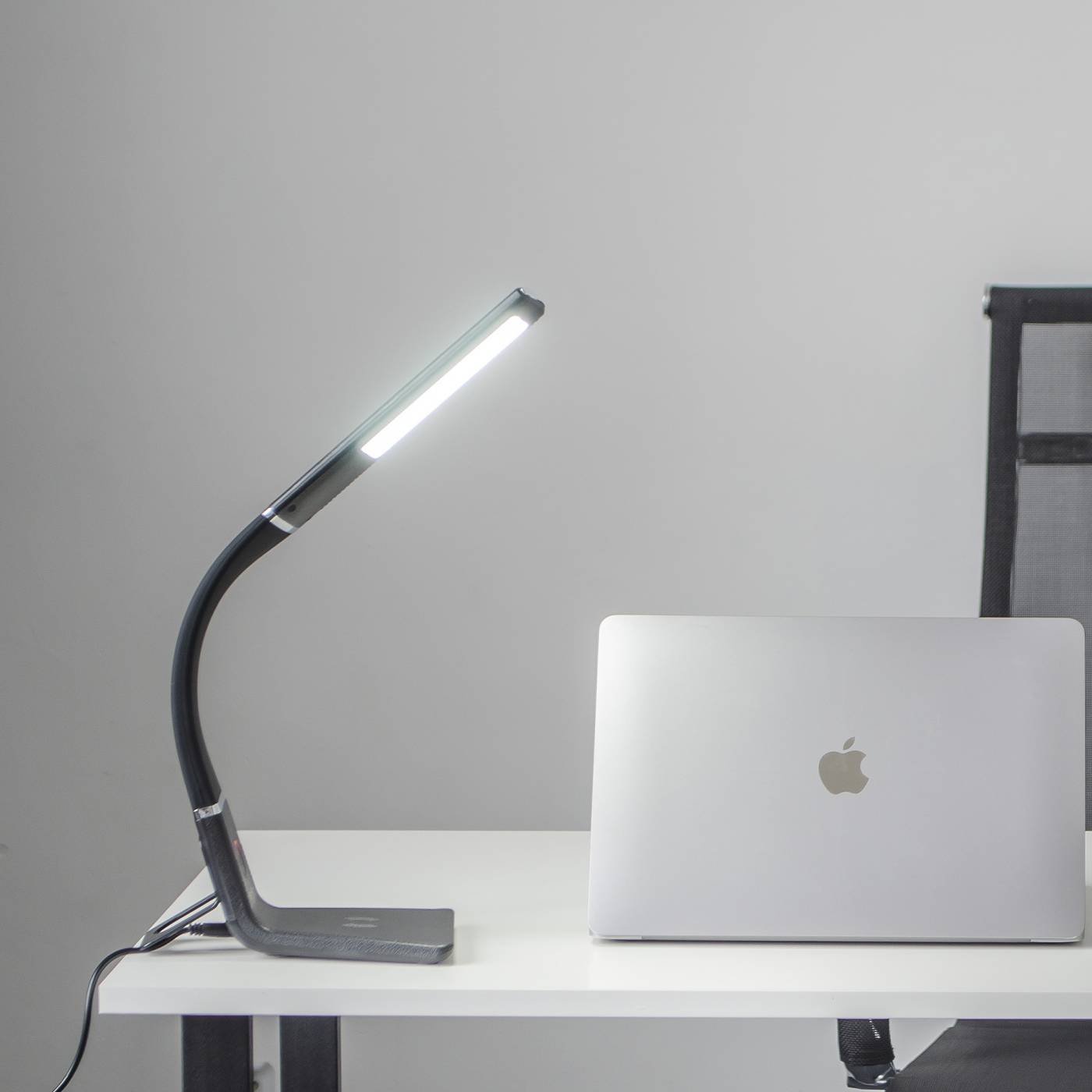 Настольная лампа Uniel TLD-565 Black/LED/360Lm/3000-6000K/Dimmer/WR