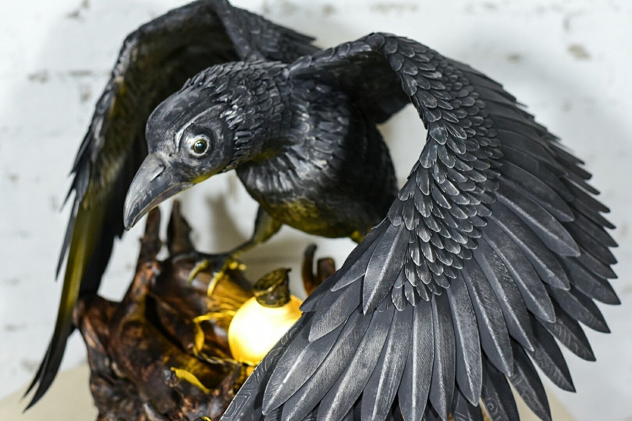 YS15 Декоративная лампа ArtCore Ворон YS15