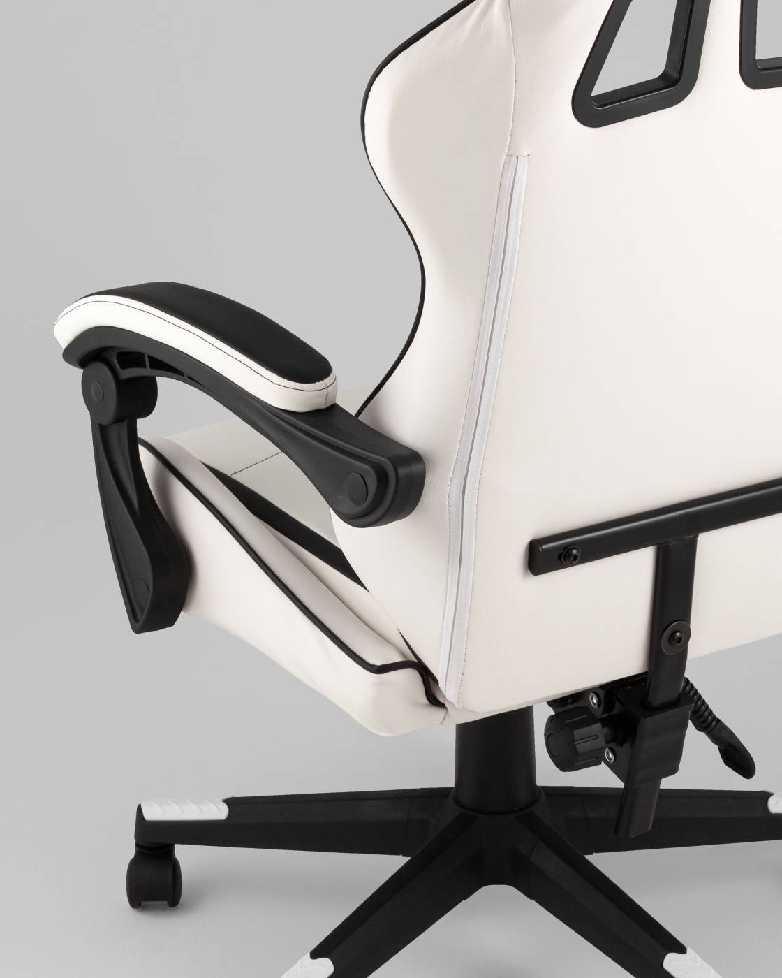 GF-8079 white+black Компьютерное кресло Stool Group GF-8079 white+black