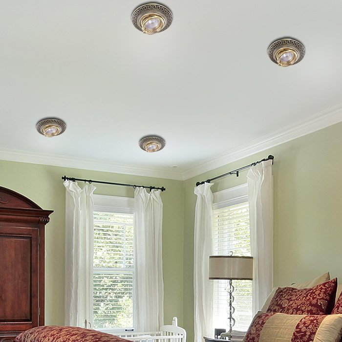 Встраиваемый светильник с узорами Vintage 370017 Novotech