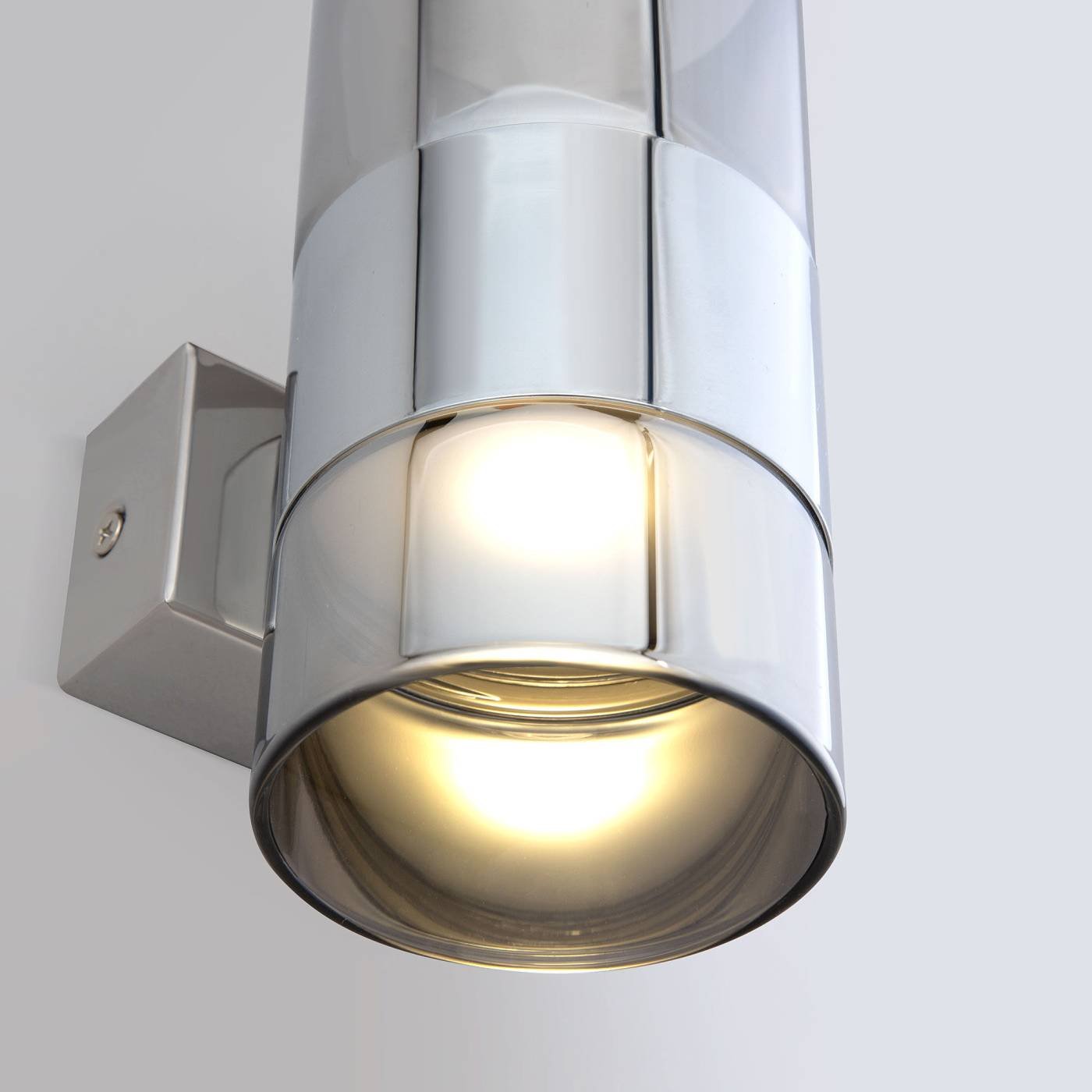 Настенное бра Eurosvet Watford 40021/1 LED хром/дымчатый