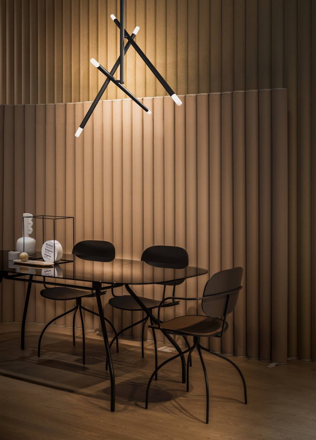 Потолочная люстра Maytoni Vigo MOD620CL-06B