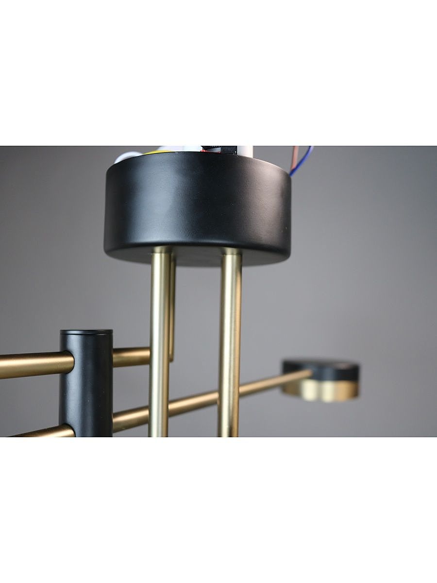 Потолочная люстра Zortes Lunar ZRS.1805.06