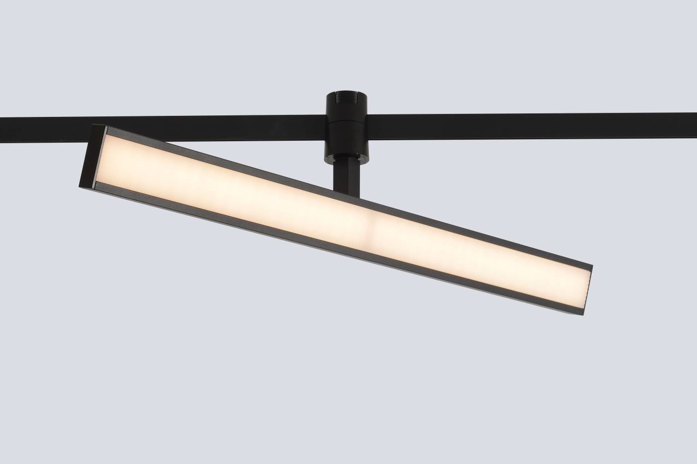 Трековый светильник Crystal Lux Trace 48v CLT 0.37 001 18W BL SMART