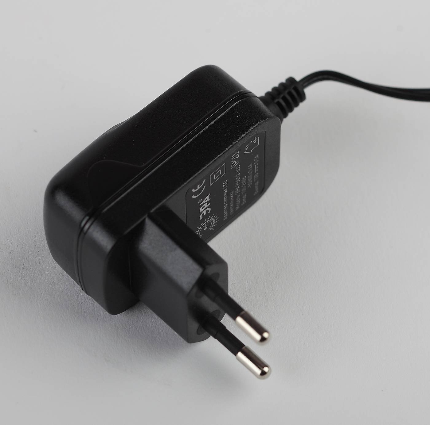 Офисная настольная лампа ЭРА NLED-436-8W-WOOD