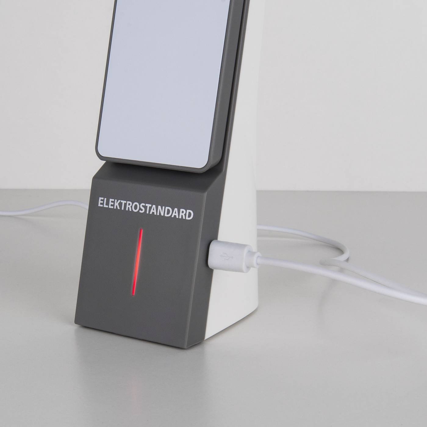 Desk белый/серый (TL90450) Настольная лампа Eurosvet Desk Desk белый/серый (TL90450)