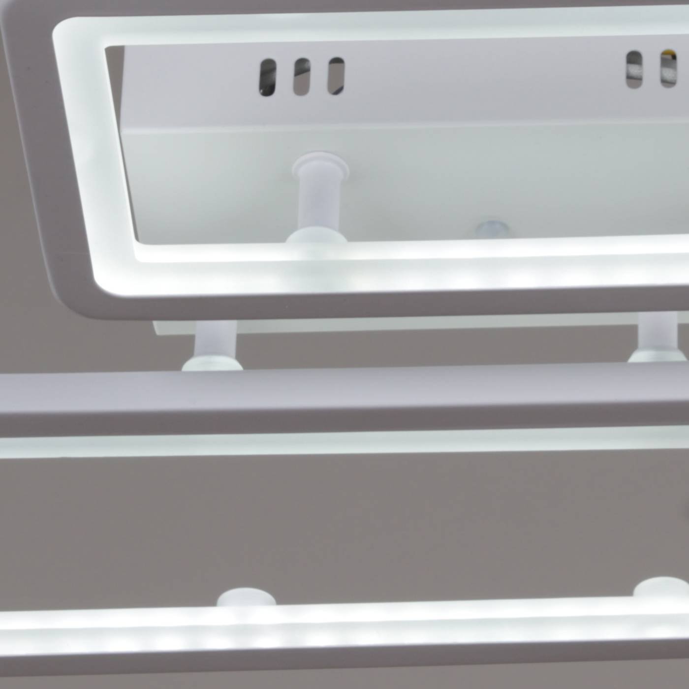 Потолочная люстра Reluce 03629-0.3-02C WH