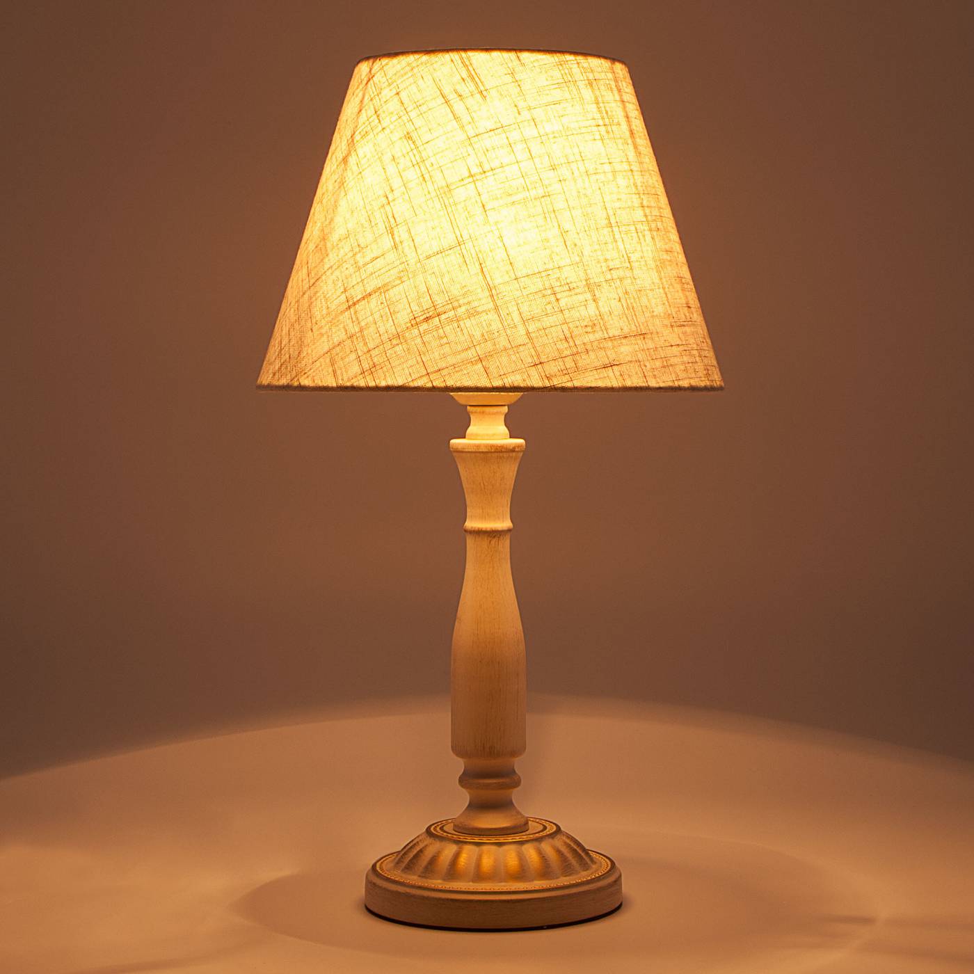 Настольная лампа Eurosvet London 01060/1 белый с золотом