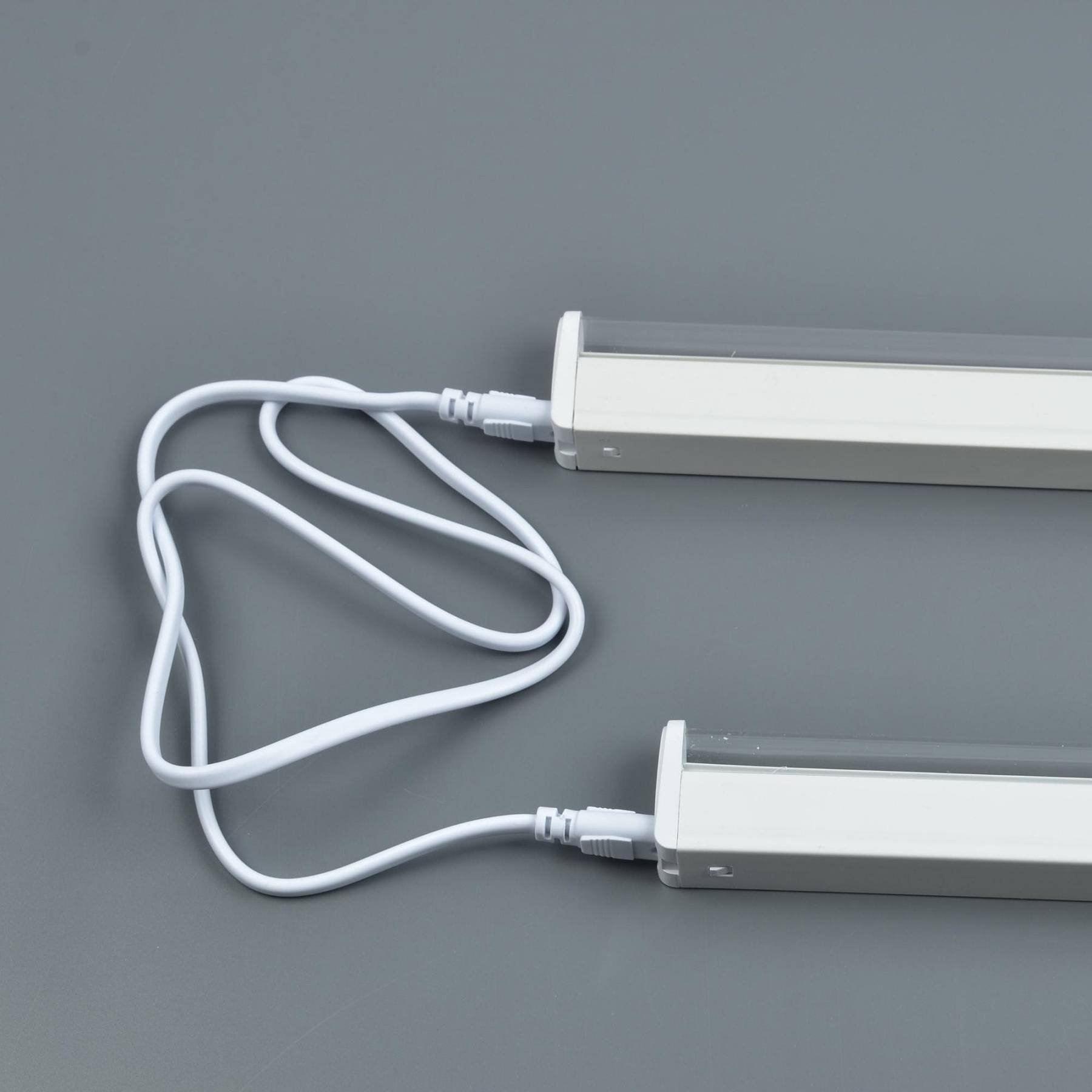 UCX-PP2/L10-080 WHITE 1 POLYBAG Провод для соединения светильников для растений ULI-P. 80 см Uniel UCX-PP2/L10-080 WHITE 1 POLYBAG