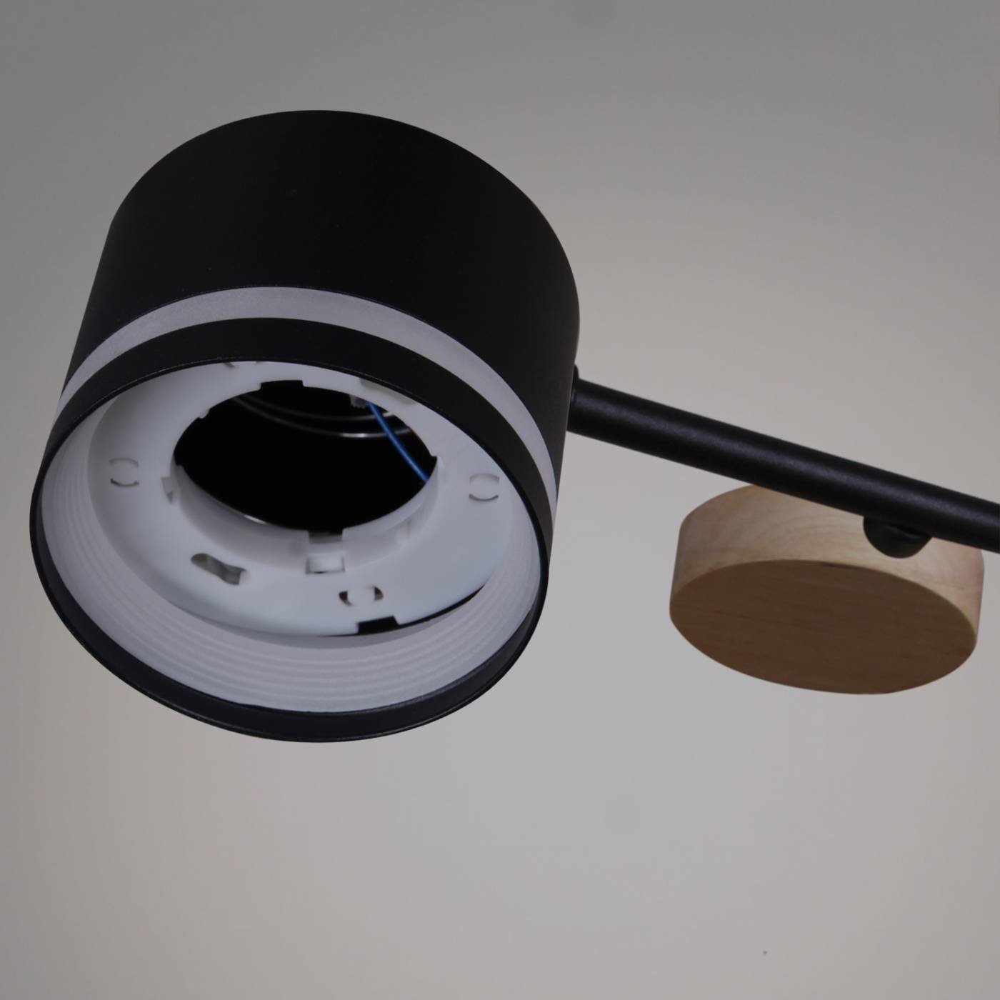 Потолочная люстра Reluce 68730-0.3-10 GX53 BK+WOOD