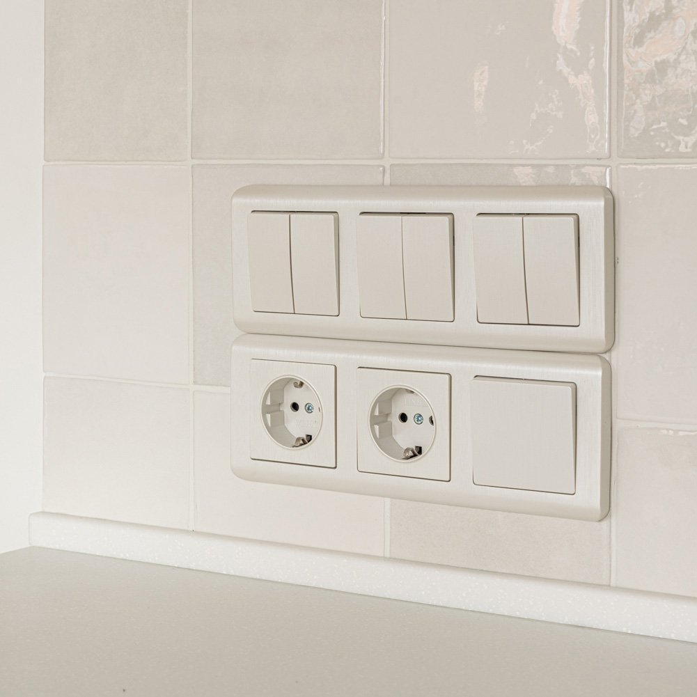 W1122013/ Выключатель двухклавишный проходной (перламутровый рифленый) Выключатель Werkel W1122013/ Выключатель двухклавишный проходной (перламутровый рифленый)