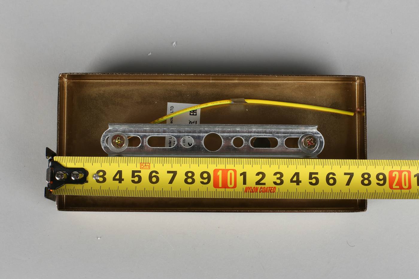 OML-84711-01 Настенное бра Omnilux Maiera OML-84711-01