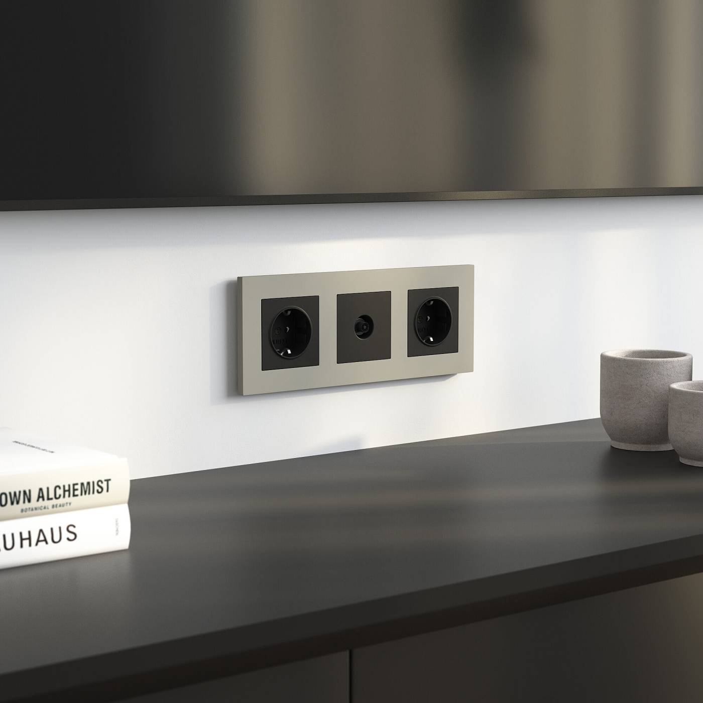 W0032917/ Рамка на 3 поста Slab (дымчатый софт) Рамка Werkel W0032917/ Рамка на 3 поста Slab (дымчатый софт)