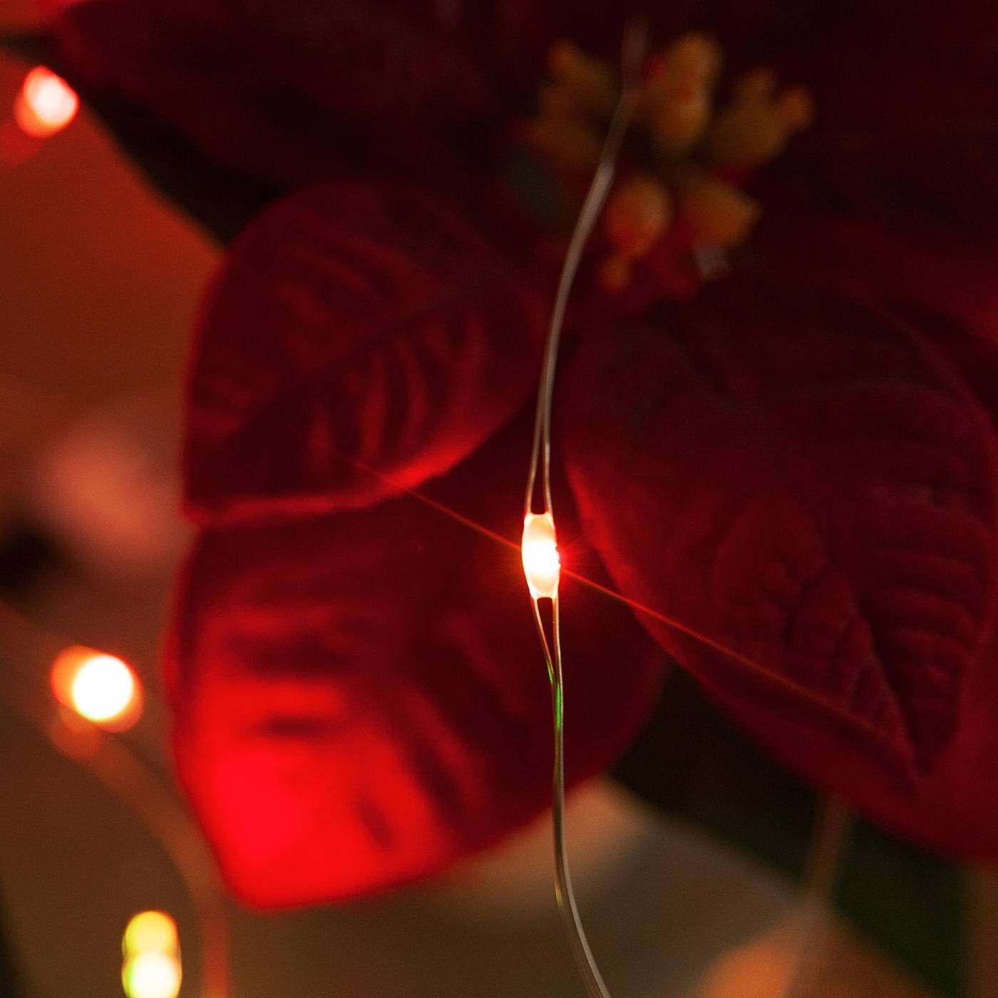 Гирлянда Uniel ULD-S0200-020/DTB/3AA/RC RGB IP20 DEW