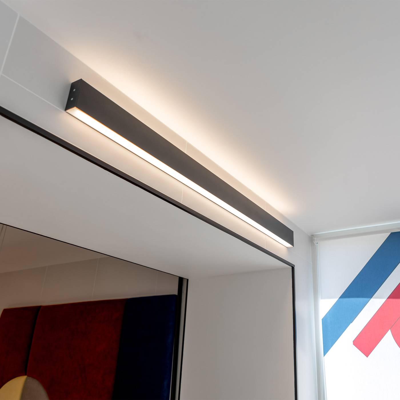 101-100-40-53-3000-a042923 Настенный светильник Elektrostandard Grand Линейный светодиодный накладной двусторонний светильник 53см 20W 3000K черная шагрень (101-100-40-53