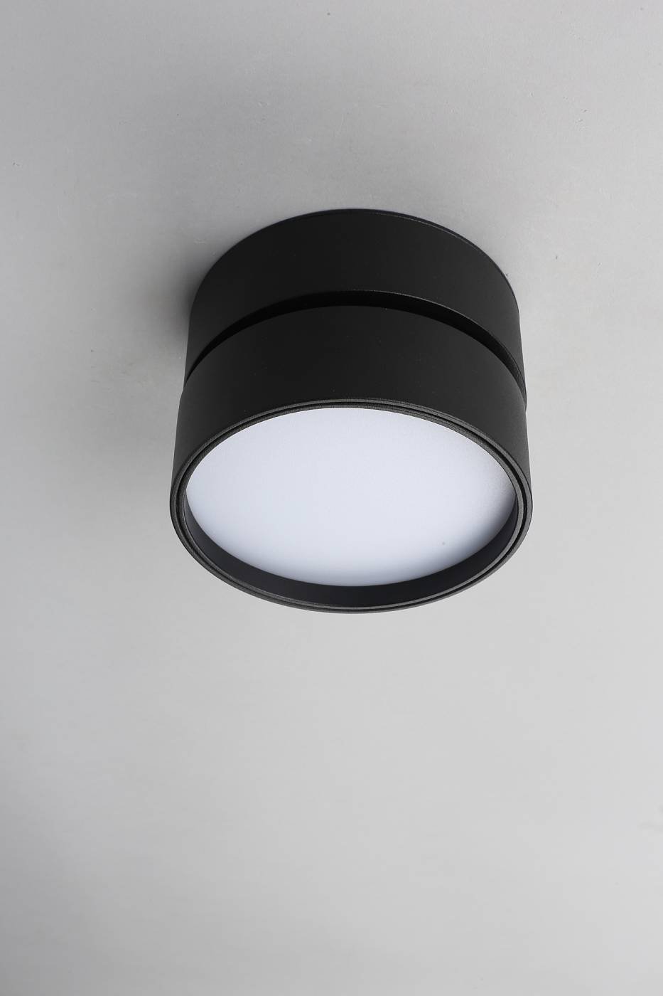 OML-101319-18 Накладной светильник Omnilux Lenno OML-101319-18
