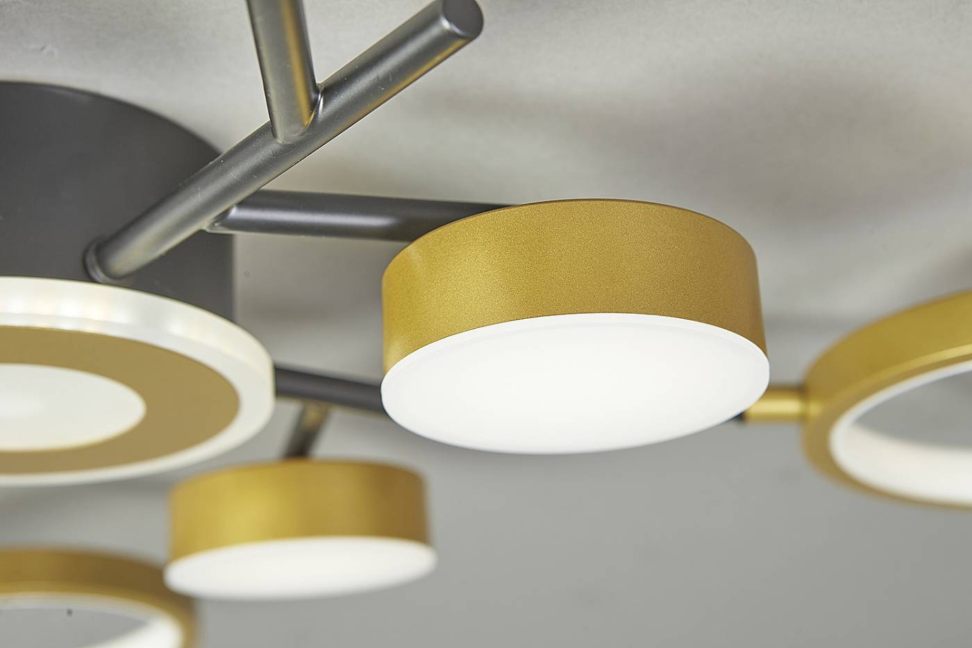 10206/9LED Потолочная люстра Escada Optimal 10206/9LED