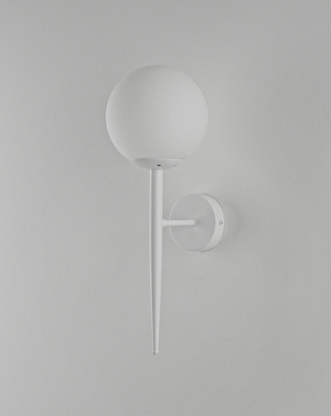 Настенное бра Moderli Scrumbel V11563-1W