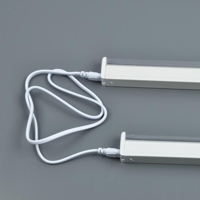 UCX-PP2/L10-080 WHITE 1 POLYBAG Провод для соединения светильников для растений ULI-P. 80 см Uniel UCX-PP2/L10-080 WHITE 1 POLYBAG